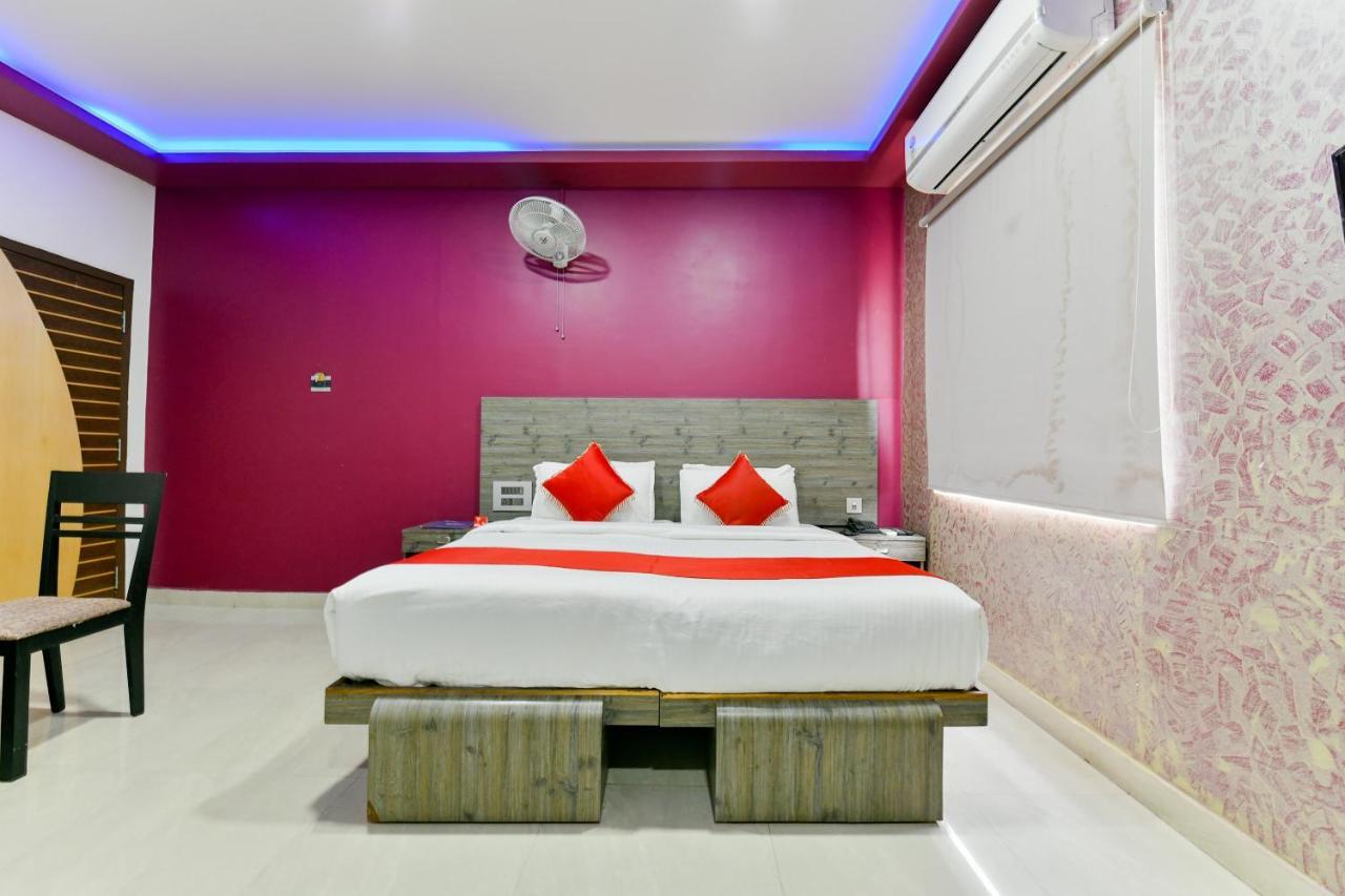 Oyo 1889 Hotel Aj Park Alappuzha Quarto foto