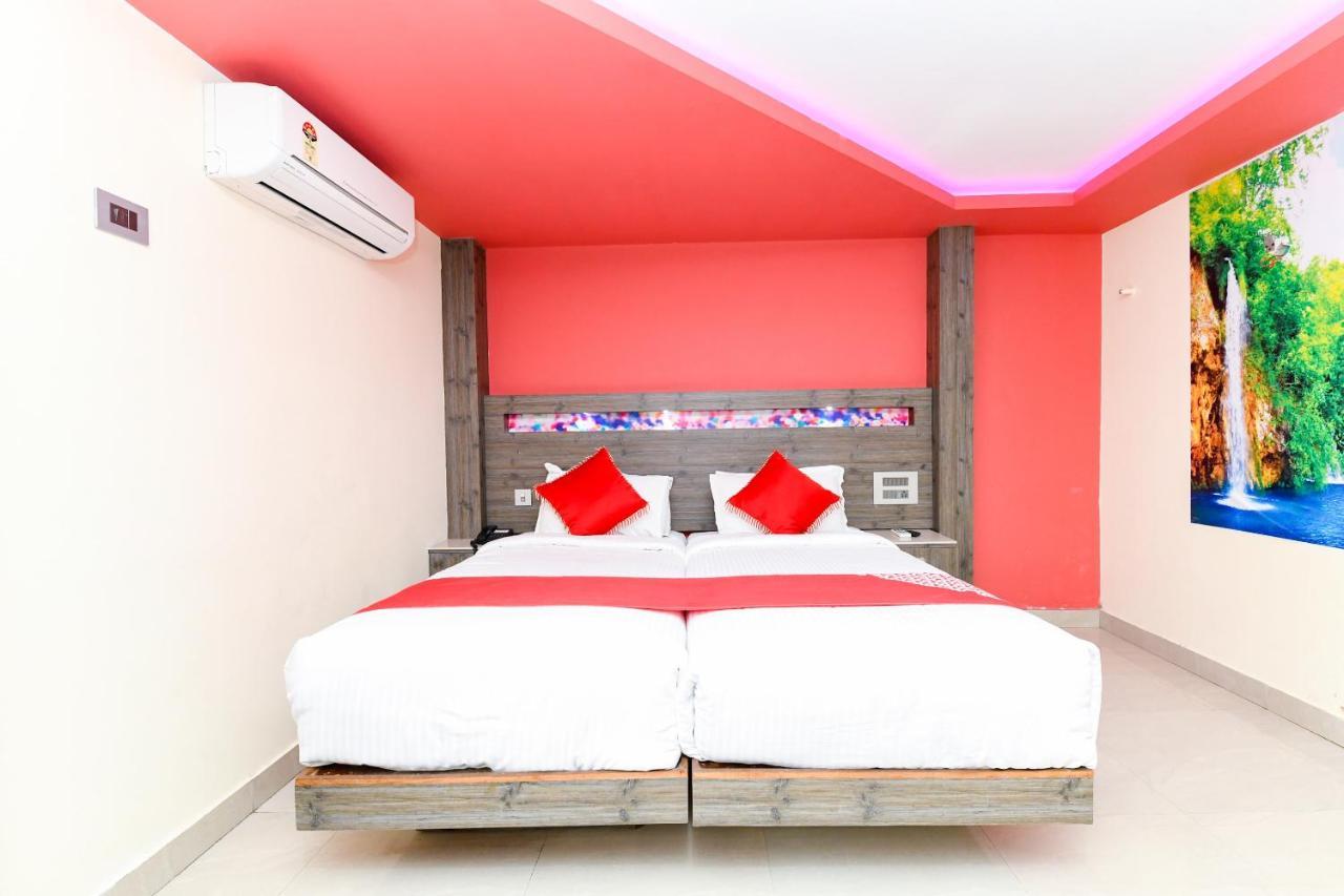 Oyo 1889 Hotel Aj Park Alappuzha Quarto foto