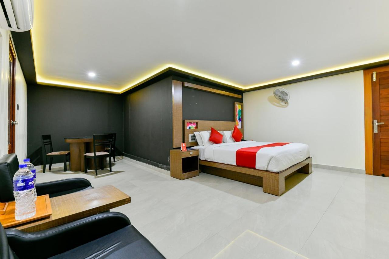 Oyo 1889 Hotel Aj Park Alappuzha Exterior foto